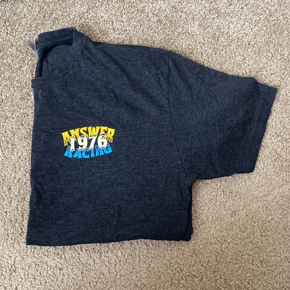 Answer racing tee - Picture 3 of 3